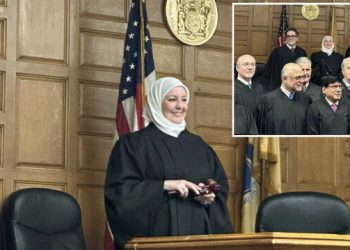 ABD’nin ilk başörtülü yargıcı göreve başladı