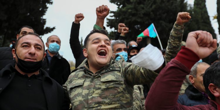 Azerbaycan’da halk Laçın’ın işgalden kurtarılmasını kutluyor: Ağlayarak ayrıldık gururla dönüyoruz