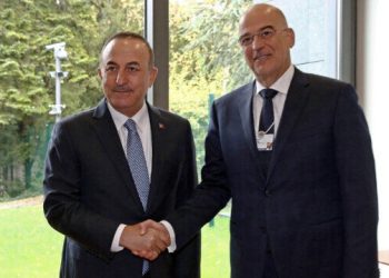 Brüksel’de sürpriz temas: Bakan Çavuşoğlu Yunan mevkidaşı Dendias’la görüştü