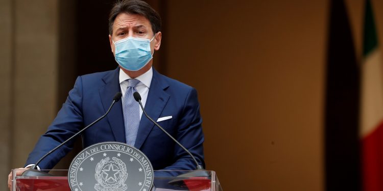 İtalya yılbaşına kısıtlamalar ile giriyor üçüncü dalga riski kapıda