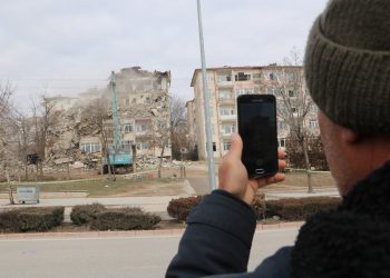 İzmir depremi sonrası ev sahipleri dikkat: Çürük olduğunu gizleyene hapis cezası var!