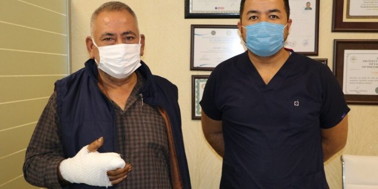 Kopan parmağı acil müdahale ile yerine dikildi: Eski sağlığıma kavuşan hasta sağlık ekibine minnettar