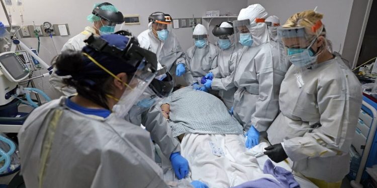 Koronavirüsün Avrupa’daki yıkıcı etkisi sürüyor: Günlük ölüm oranı Türkiye’nin üç katı