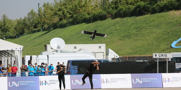 Liseliler bu yıl ilk kez TEKNOFEST’te İHA uçuracak