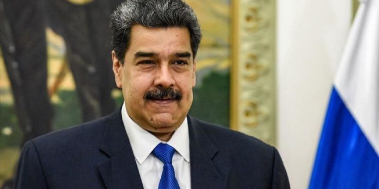 Maduro canlı yayında telefon numarasını verdi: Beni gruplarınıza ekleyin