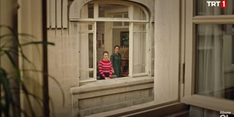 Masumlar Apartmanı ile hatırlanan Göge Bakma Durağı şiiri: Sayısız penceren vardı bir bir kapattım