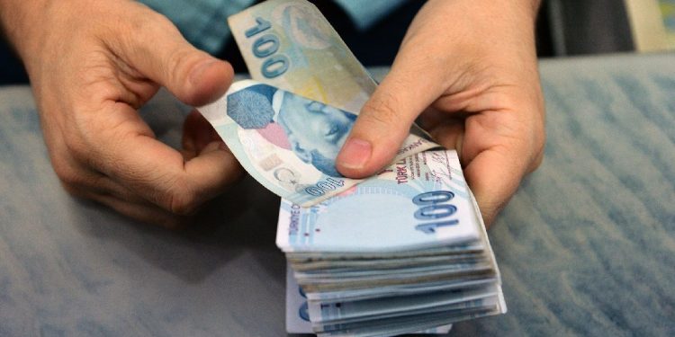 Milyonlarca asgari ücretlinin gözü yarınki toplantıda: İşte asgari ücrette olası 5 teklif!