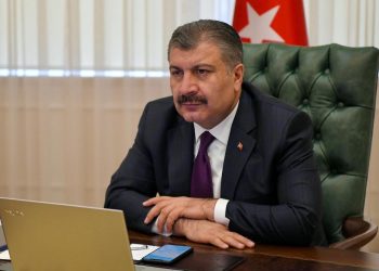 Sağlık Bakanı Fahrettin Koca: 12 bin sözleşmeli sağlık personeli alıyoruz