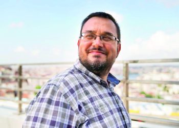 Şiir ve öykü atbaşı gider