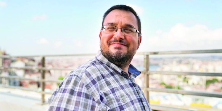 Şiir ve öykü atbaşı gider