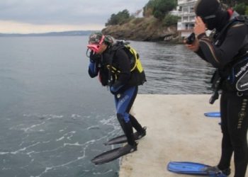 Su altı teknolojisi eğitimi alan genç kız azmiyle dikkat çekiyor