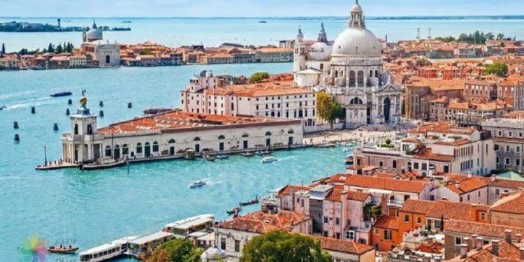Venedik’e giriş artık ücretli