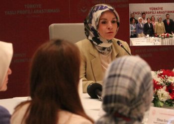 Bakan Göktaş: Yaşlıların karşılaşabileceği riskleri önceden belirleyeceğiz