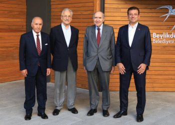 Ekrem İmamoğlu’ndan Kılıçdaroğlu’na karşı ‘değişim’ yemeği: Beylikdüzü’nde CHP’nin ağır toplarıyla buluştu