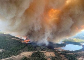 Kanada’da yangın nedeniyle bölge sakinleri tahliye ediliyor