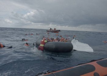 Manş Denizi’nde göçmen faciası: Lastik bot battı 6 kişi hayatını kaybetti