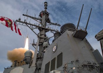 ABD Donanması İsrail’e yönelik füzeli ve İHA’lı saldırıları engelledi