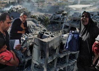 Eli kanlı İsrail ordusu Gazze’ye ölüm yağdırıyor: Bir günde 400’den fazla Filistinliyi katletti