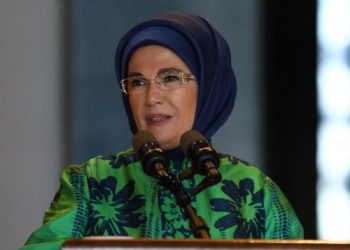 Emine Erdoğan’dan Filistinli savaş mağduru çocuklara yardım eli: Türkiye’de koruma ve bakım altına alınacaklar