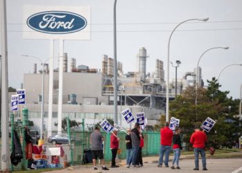 ABD’de otomotiv grevi genişliyor: 40 binin üzerinde işçi iş bıraktı