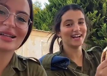 İsrail askerleri McDonald’ın gönderdiği yemekleri yerken video çekti